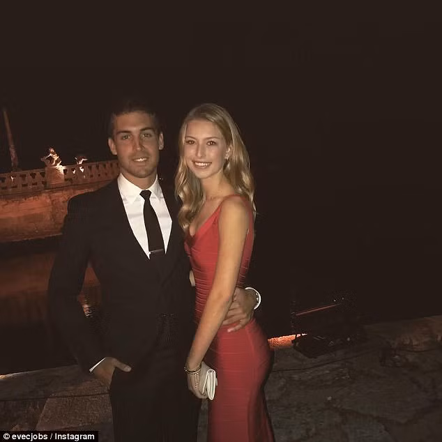 Con gái 19 tuổi xinh đẹp và tài giỏi của Steve Jobs - Ảnh 14