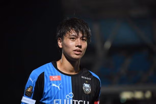 Ao Tanaka đã thi đấu rất ấn tượng trước các cầu thủ Australia. Ảnh CNN Ao Tanaka đã thi đấu rất ấn tượng trước các cầu thủ Australia. Ảnh CNN