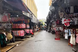 Sau thời gian đồng loạt đóng cửa, “thủ phủ thời trang” Ninh Hiệp bây giờ ra sao?
