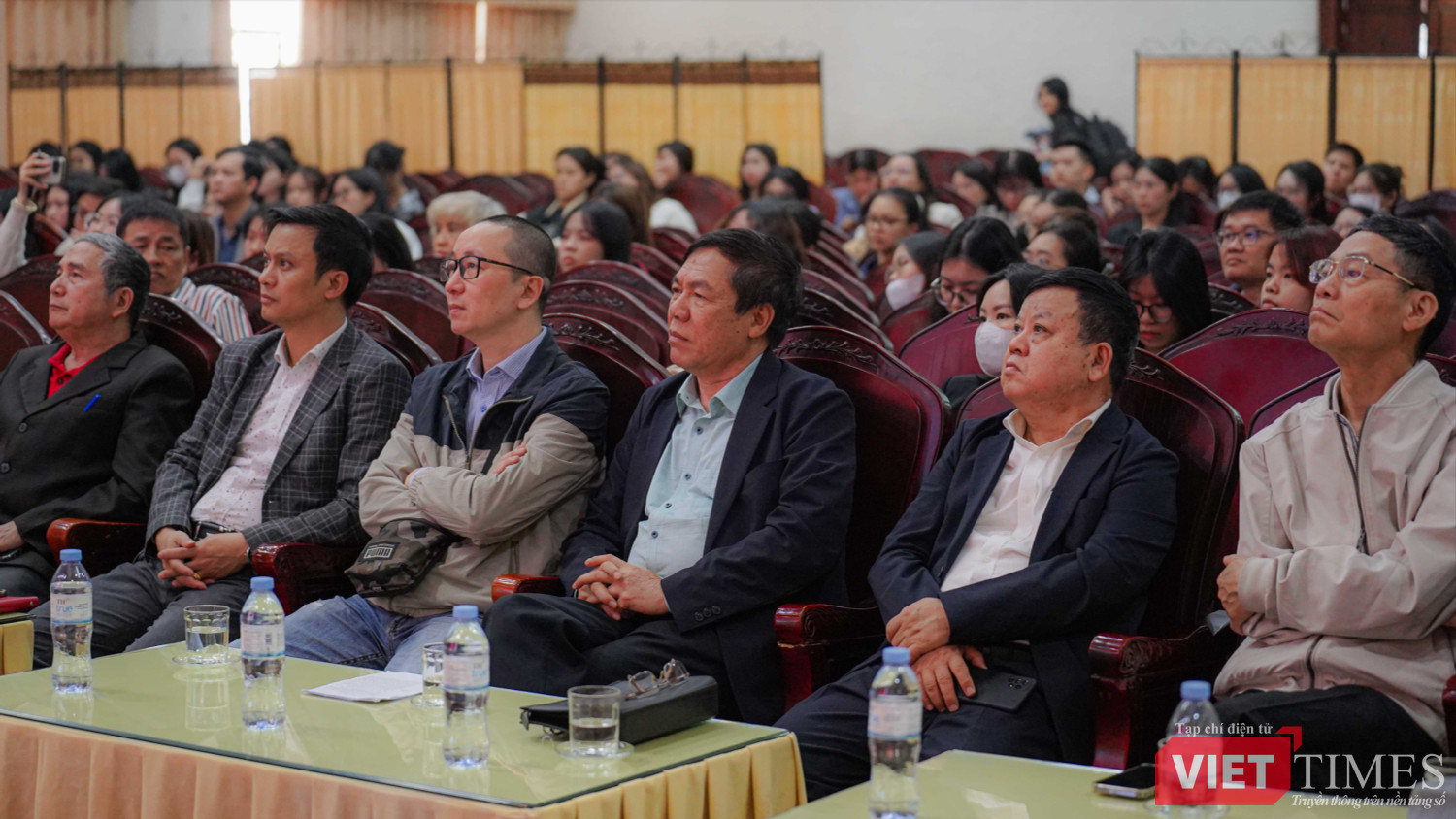 AI ngay cang gioi.png