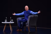 Tỷ phú Jeff Bezos. Ảnh: CNBC