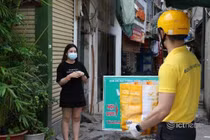 Hà Nội thiết lập các “vùng xanh”, doanh nghiệp bưu chính đổi cách giao hàng thiết yếu