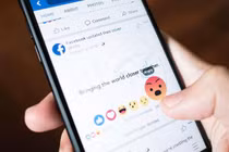 Triệu tập Facebooker Hằng Nguyễn sau bài đăng gây tranh cãi