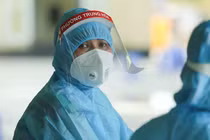 Ít nhất 857 nhân viên y tế, bác sĩ Hà Nội xin nghỉ việc và xin chuyển công tác