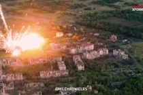 Hỏa lực kinh hoàng pháo phản lực nhiệt áp TOS-1A. Ảnh video Boennaya Hronika.