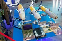 Ba loại đạn pháo, súng cối dẫn đường laser Krasnopol, Gran và Kitolov. Ảnh TASS.