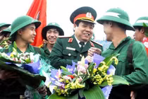 Không tán thành đề xuất buộc sinh viên phải nhập ngũ