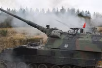 Pháo tự hành PzH 2000 của Đức ở Ukraine (Ảnh: BILD)