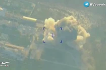 Pháo phản lực nhiệt áp TOS-1A quân đội Nga tấn công vị trí đóng quân của quân đội Ukraine. Ảnh video RusVesna.