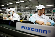 Nhà máy Trịnh Châu của Foxconn nỗ lực duy trì sản xuất sau khi Trung Quốc nới lỏng chính sách Zero-Covid. Ảnh SCMP.