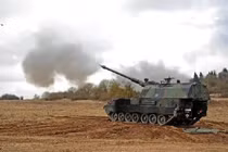 Pháo tự hành PzH 2000 của Đức trên chiến trường Ukraine. Ảnh South Front