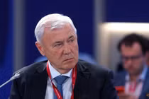 Anatoly Aksakov, Chủ tịch Ủy ban Chính sách Kinh tế của Duma Quốc gia, tham dự phiên họp của Diễn đàn Kinh tế Quốc tế St.Petersburg (SPIEF) ngày 16/6/ 2022 (Ảnh: Reuters)