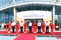 Chiều 28/10, tại Đà Nẵng, Phó Thủ tướng, Bộ trưởng Bộ Ngoại giao Phạm Bình Minh cùng lãnh đạo các Bộ ngành TƯ và lãnh đạo TP. Đà Nẵng đã cắt băng khai trương Trung tâm Báo chí Quốc tế APEC 2017.