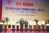 Sáng 26/7, UBND TP Đà Nẵng đã tổ chức Kỷ niệm 70 năm Ngày Thương binh - Liệt sĩ và tổng kết 20 năm thực hiện Pháp lệnh Ưu đãi người có công với cách mạng và Chương trình Hỗ trợ sửa chữa nhà ở người có công với cách mạng năm 2017 trên địa bàn.