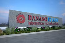 Chủ đầu tư Dự án Khu Công nghệ thông tin Đà Nẵng (DITP) vừa ký thỏa thuận chuyển nhượng 65% cổ phần dự án cho Công ty CP Trung Nam nhằm thúc đẩy phát triển dự án, nắm bắt cơ hội APEC 2017.
