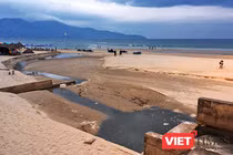 Đà Nẵng vẫn chưa có biện pháp căn cơ để giải quyết tình trạng nước thải ô nhiễm tấn công bãi biển như thời gian qua