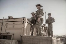 Quân đội Mỹ ở Afghanistan liên tục chặn đứng các âm mưu tấn công sân bay Kabul (Ảnh: Reuters)