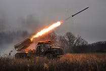 Các bệ phóng tên lửa đa nòng Grad của nhóm Zapad đang hoạt động theo hướng Krasny Liman. Ảnh: Sputnik.