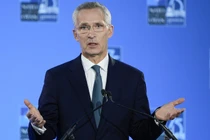 Tổng thư ký NATO Jens Stoltenberg phát biểu trong cuộc họp báo tại hội nghị thượng đỉnh NATO ở Washington ngày 10/7 (Ảnh: AP)