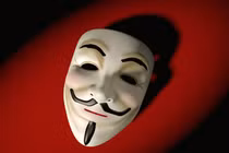 Hình ảnh chiếc mặt nạ thường được nhóm Anonymous sử dụng như biểu tượng (Ảnh: Getty)