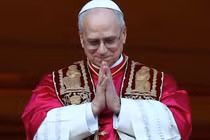 Ông Robert Prevost đã chọn Leo làm tên Giáo hoàng của mình, là vị Giáo hoàng thứ mười bốn lựa chọn cái tên này. Ảnh: Reuters.