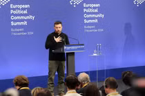 Tổng thống Ukraine Volodymyr Zelensky tại cuộc họp báo ở Budapest, Hungary, ngày 7/11 (Ảnh: Getty)