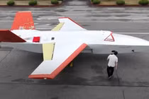 Mẫu UAV tàng hình mới được Tập đoàn Hàng không Vũ trụ Hàn Quốc cho ra mắt. Ảnh: MW.