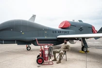 Máy bay không người lái Global Hawk của Mỹ tại Trạm Không quân Hải quân (NAS) ở Sigonella, Sicily (Ảnh: Getty)