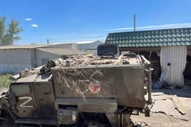 Xe cấp cứu chiến trường K-53949 Linza bị bỏ lại tại thành phố Izium (Ảnh: Ukraine Weapons Tracker).