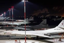 Máy bay ném bom Tu-160 của Nga tại Căn cứ không quân Engels. Ảnh: MW.