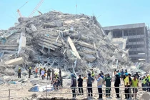 Những cảnh tượng kinh hoàng sau trận động đất mạnh 7,7 độ richter ở Myanmar