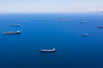 Phương Tây đang áp đặt nhiều biện pháp trừng phạt đối với dầu xuất khẩu của Nga (Ảnh: Sputnik)