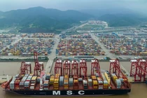 Xuất khẩu của Trung Quốc sụt giảm trong tháng 5 (Ảnh: FT)