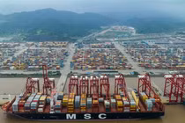 Xuất khẩu của Trung Quốc sụt giảm trong tháng 5 (Ảnh: FT)