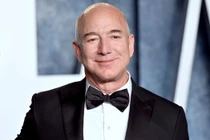 Theo Bloomberg, giá trị tài sản ròng của Jeff Bezos là 200 tỉ USD tính tại ngày 4/3 (Ảnh: WSJ)