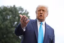 Tổng thống Mỹ Donald Trump chỉ trích tờ New York Times đưa "thông tin giả" (Ảnh: NBC)