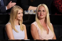 Ivanka Trump (trái) và Vanessa Trump, vợ của Donald Trump Jr., tham dự Đại hội toàn quốc của đảng Cộng hòa vào ngày 19/7/2016. Ảnh: Getty.