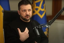 Tổng thống Ukraine Volodymyr Zelensky trong buổi phỏng vấn với Lex Fridman. Ảnh: RT.
