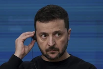 Tổng thống Ukraine Volodymyr Zelensky phát biểu trong cuộc họp báo ở Brussels, Bỉ ngày 17/10 (Ảnh: Getty)