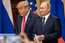 Tổng thống Mỹ Donald Trump (trái) và Tổng thống Nga Vladimir Putin gặp giới truyền thông đang chờ trong cuộc họp báo chung sau hội nghị thượng đỉnh vào ngày 16/7/2018 tại Helsinki, Phần Lan. Ảnh: Getty.