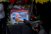 Người Iran tham dự lễ tang được tổ chức cho thủ lĩnh chính trị Hamas Ismail Haniyeh ở Tehran, Iran ngày 1/8 (Ảnh: Getty)