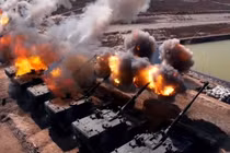 Pháo tự hành 152 mm của Triều Tiên trong một cuộc tập trận. Ảnh: KCNA.