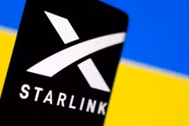 Các nhà đàm phán Mỹ cảnh báo chặn Starlink ở Ukraine nếu nước này không ký thỏa thuận về khoáng sản. Ảnh: Reuters.