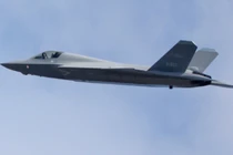 Máy bay chiến đấu tàng hình J-35 của Lữ đoàn Không quân số 1, Không quân Trung Quốc. Ảnh: MW.