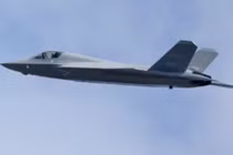 Máy bay chiến đấu tàng hình J-35 của Lữ đoàn Không quân số 1, Không quân Trung Quốc. Ảnh: MW.