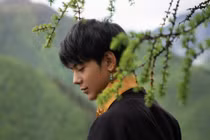 Đinh Chân trong một bức ảnh đăng tải trên mạng xã hội Weibo (Ảnh: Weibo)