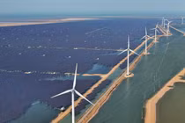 Xuất khẩu công nghệ sạch của Trung Quốc đã tăng vọt trong những năm gần đây, khi chi phí của tua-bin gió, tấm pin mặt trời, pin lithium và các giải pháp khác tiếp tục giảm. Ảnh: AFP.