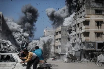 Một cuộc không kích của Israel vào thành phố Gaza vào ngày 27/9. Ảnh: Getty.