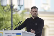 Tổng thống Ukraine Volodymyr Zelensky phát biểu trước giới truyền thông tại Hội nghị thượng đỉnh Nền tảng Crimea lần thứ tư vào ngày 11/9/2024 tại Kiev, Ukraine (Ảnh: Getty)