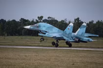 Máy bay ném bom Su-34 của Nga cất cánh từ sân bay vào năm 2022. Ảnh: Getty.